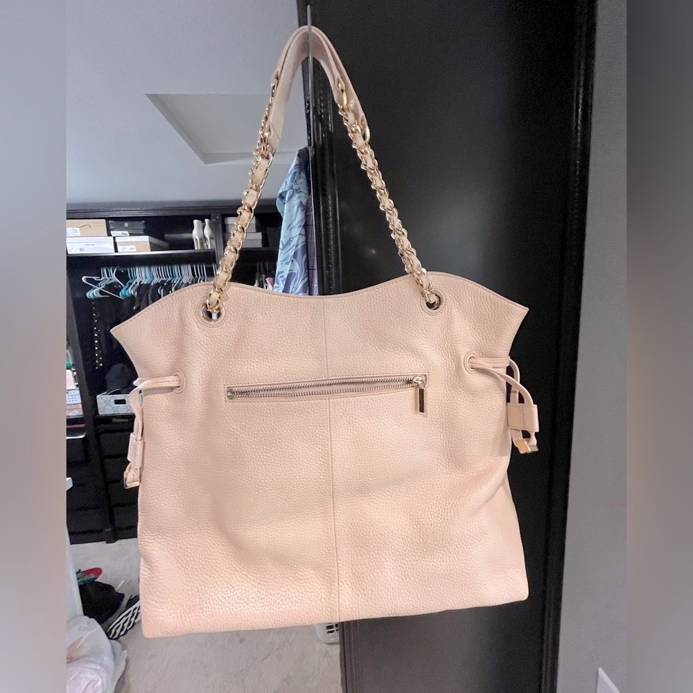 Tory Burch Light Blush Pebbled Leather Shoulder Tote with Gold Chain Handles - Picture 9 of 16